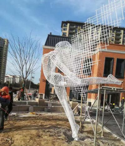 鏤空不銹鋼編織人物雕塑