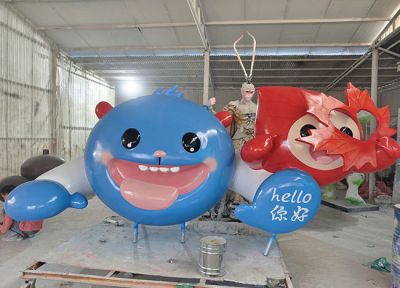 長(zhǎng)4.2米玻璃鋼卡通門(mén)頭造型雕塑